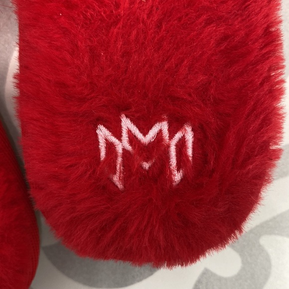 Malvados Red Faux Fur Slumber Slippers - Picture 3 of 6